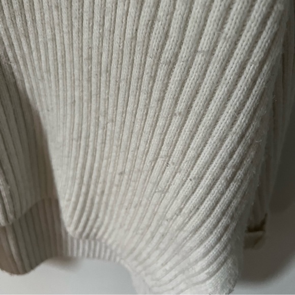 WHITE TURTLE NECK SWEATER - Picture 6 of 10